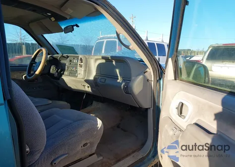 1998 Chevrolet K1500 Fleetside из США, поврежденный, VIN 2GCEK19R1W1239271